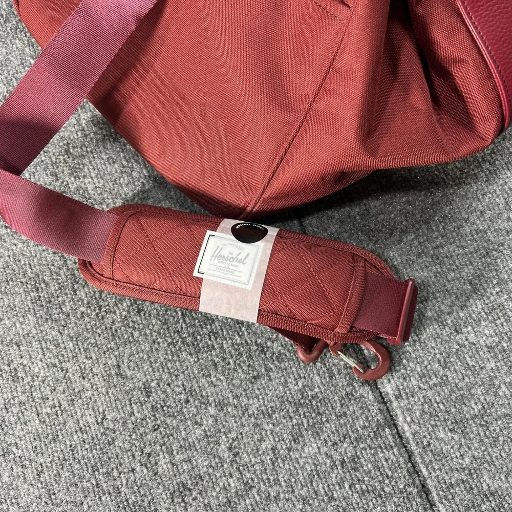 NWT Herschel Novel Duffle Bag 43L Travel Gym Weekender Tote Oxblood Red Quilted - Picture 5 of 8